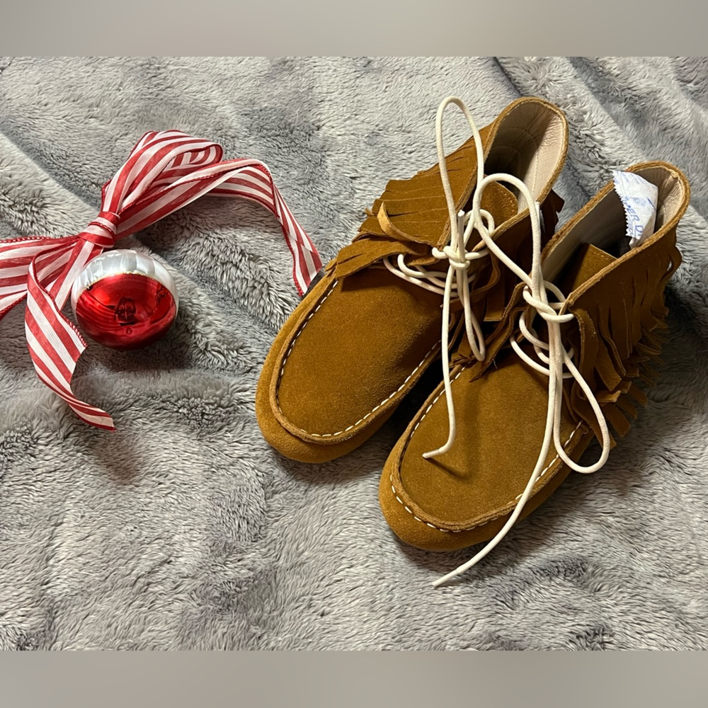 NWOT Monkey Feet Moccasins for Mommy